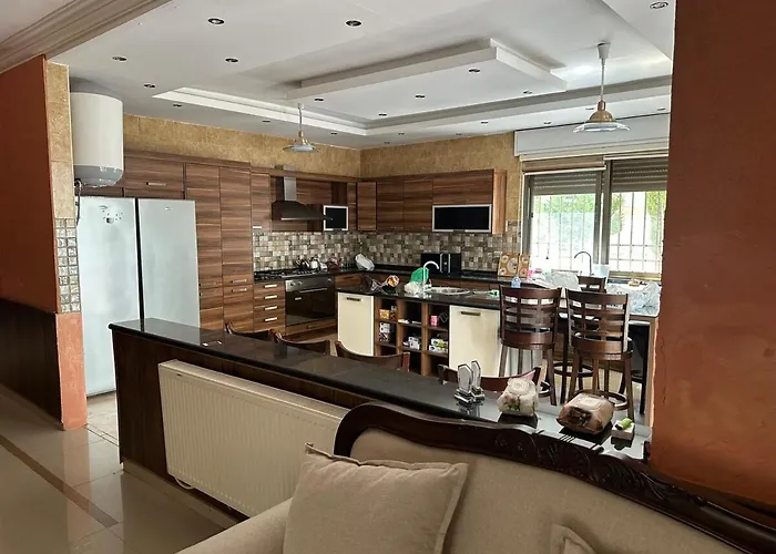 Luxurious 5 Bedroom Furnished Villa Superb Locationفيلا فخمه